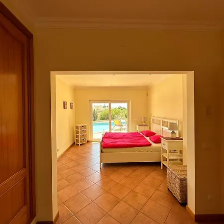 Apartment With Pool & Garden And Bbq Area *