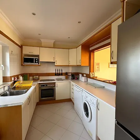 With Pool & Garden And Bbq Area Apartment *