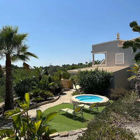 Apartment With Pool & Garden And Bbq Area *